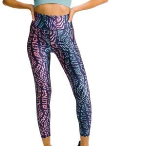 HOST PICK! 🩷❤️ NWT Fabletics Ultra High-Waisted Shine 7/8 Legging (Mind Melt)-M